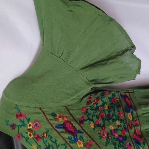 Peasant style dress with gypsy bell sleeves in olive green in size medium lined - Picture 2 of 7